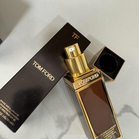 Tom ford shade and illuminate foundation - Picture 6 of 7